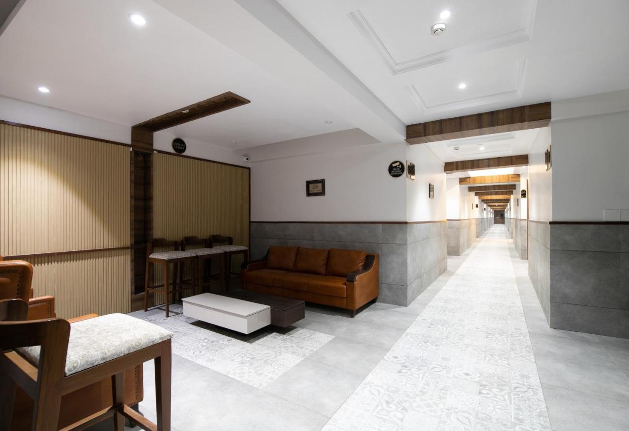 Palette - Hotel Welcome Kadi Exterior photo
