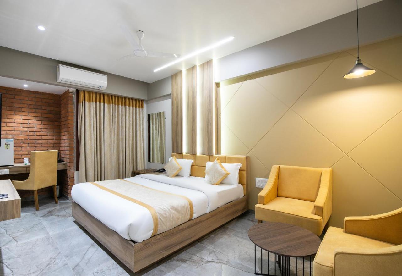 Palette - Hotel Welcome Kadi Exterior photo